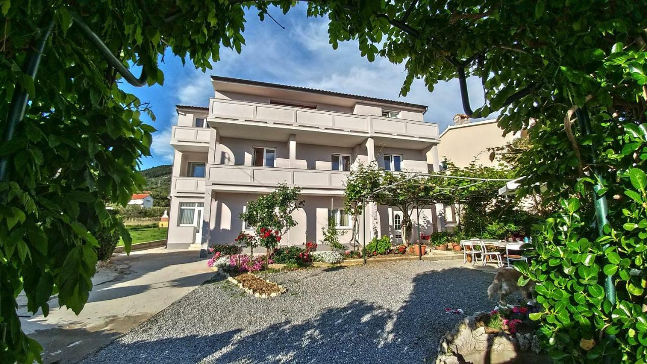 Apartmani Kaštelan Barbat na Rabu Bagian luar foto